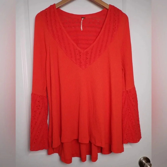 Free People Casual Parisian Night Top / Blouse bell sleeve Size Medium - Picture 1 of 11